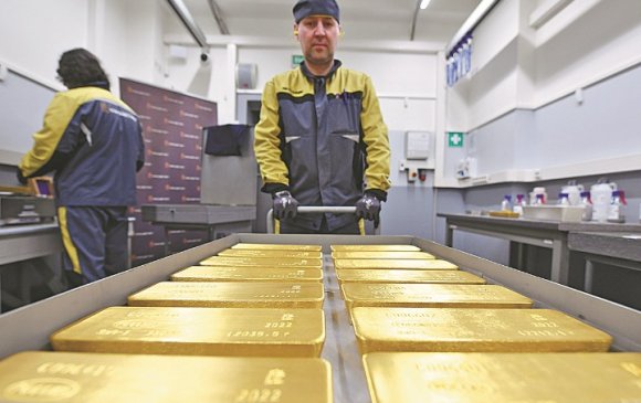Барууны хоригийг тойрч алтаа худалдаж буй Путины заль