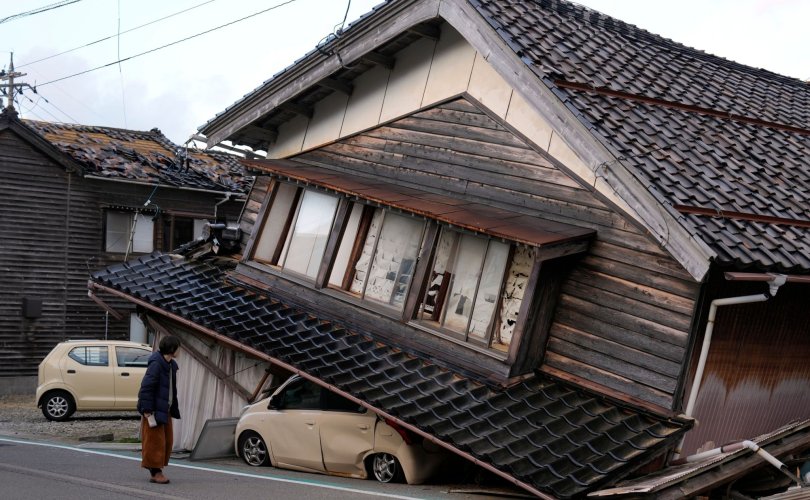 Японы газар хөдлөлтийн дараа 250 орчим хүн сураггүй байна