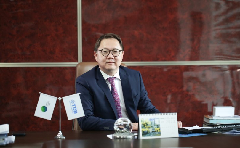 "Монголыг дэлхийн долларын төлбөрийн системтэй эргэн холбосон анхны банк боллоо"