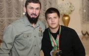 Кадыров 16 настай хүүгээ тусгай хүчний сургуулийн төлөөлөгчөөр томилов