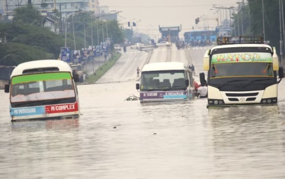 Зүүн Африкт аадар борооны улмаас 155 хүн амиа алджээ