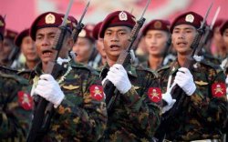 Мьямар залуус цэрэг татлагаас зугтаж байна