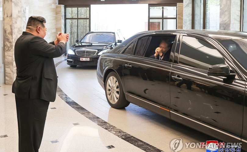 Ким Жон Ун Хятадын топ дипломатчтай уулзав