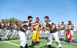 Хятадад Монгол өв соёлыг түгээх хичээл орж байна