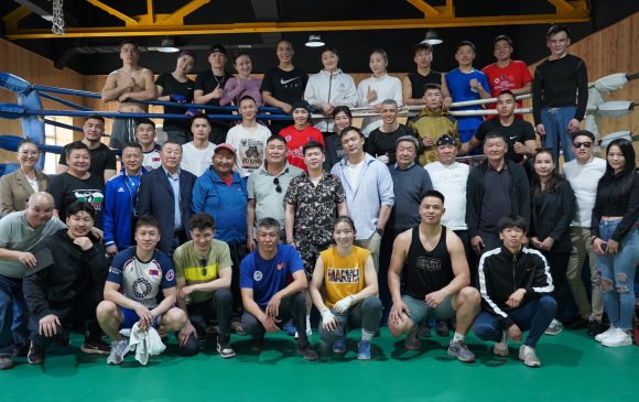 Монголын 12 боксчин олимпийн эрхийн төлөө өрсөлдөнө