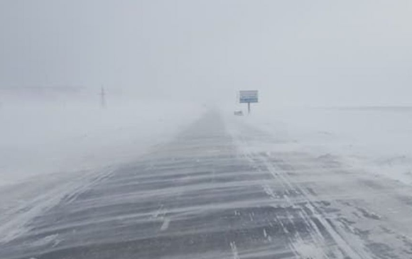 Бороо, нойтон цас орж, салхи, шороон шуурга шуурна