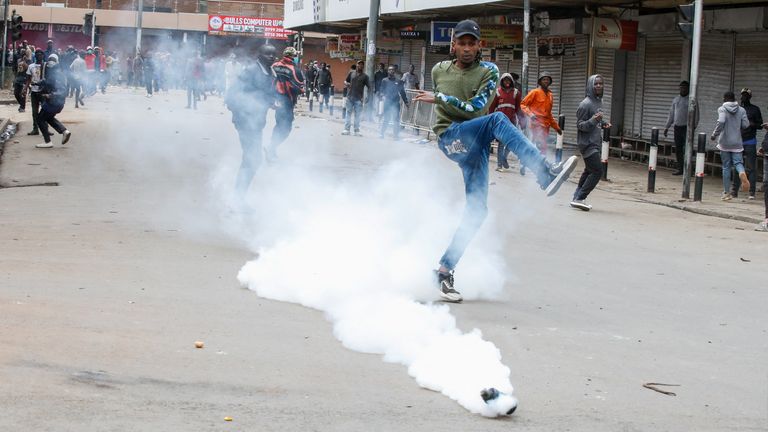 skynews-kenya-protest-police_6592302