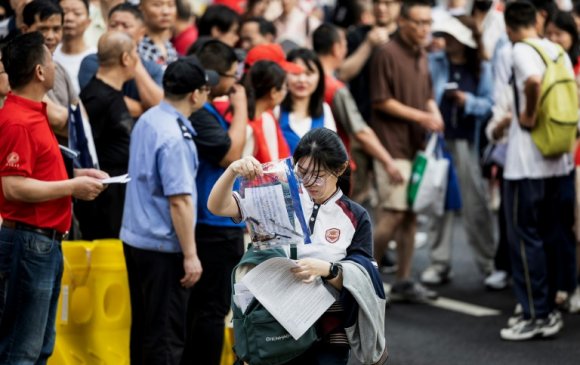 Хятад: 13.42 сая төгсөгч элсэлтийн шалгалтаа өгч эхэллээ