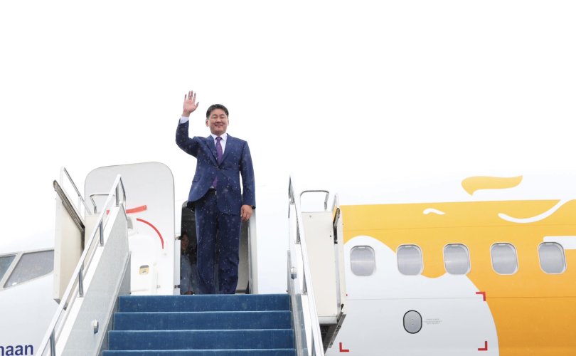 Монгол Улсын Ерөнхийлөгч У.Хүрэлсүх Астанад хүрэлцэн ирлээ