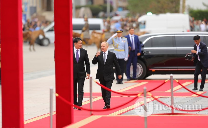 Ерөнхийлөгч У.Хүрэлсүх, В.В.Путинтэй хэлэлцээ хийж байна