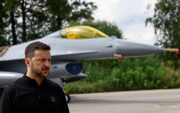 Украин: "F-16"-ийн ослын дараа Агаарын хүчний командлагчаа халав