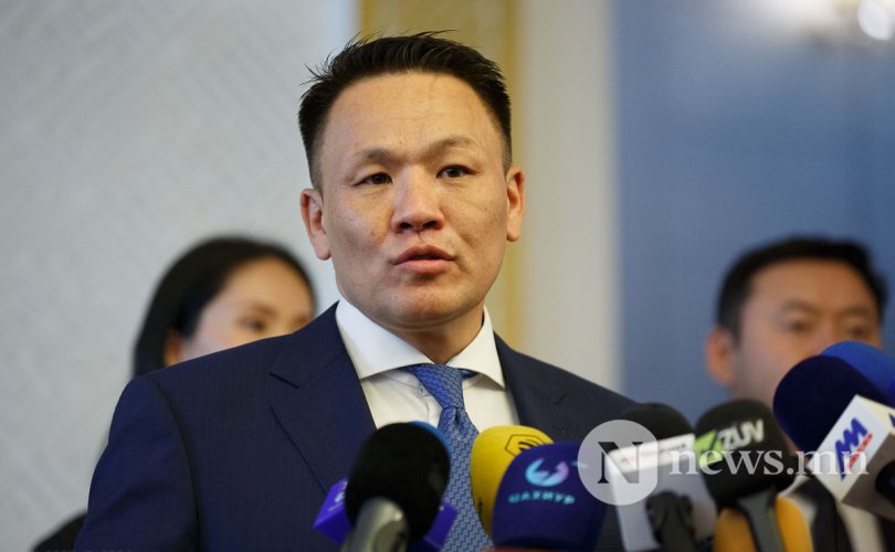 Н.Номтойбаяр: Нөгөө лаг эх оронч чинь эх орноо зараад хаясан байна лээ