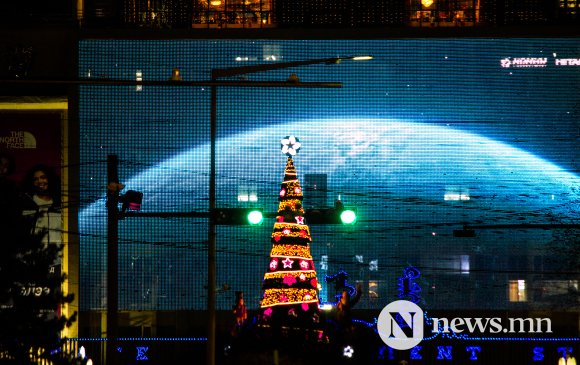 Фото сурвалжлага: Ганган гацууртай Улаанбаатарын үдэш