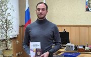 Кремлийг дэмжигч итали сэтгүүлч Оросын иргэншил авчээ