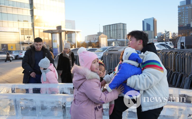 Фото сурвалжлага: Хүүхдүүд тоглох газаргүй ХОТ