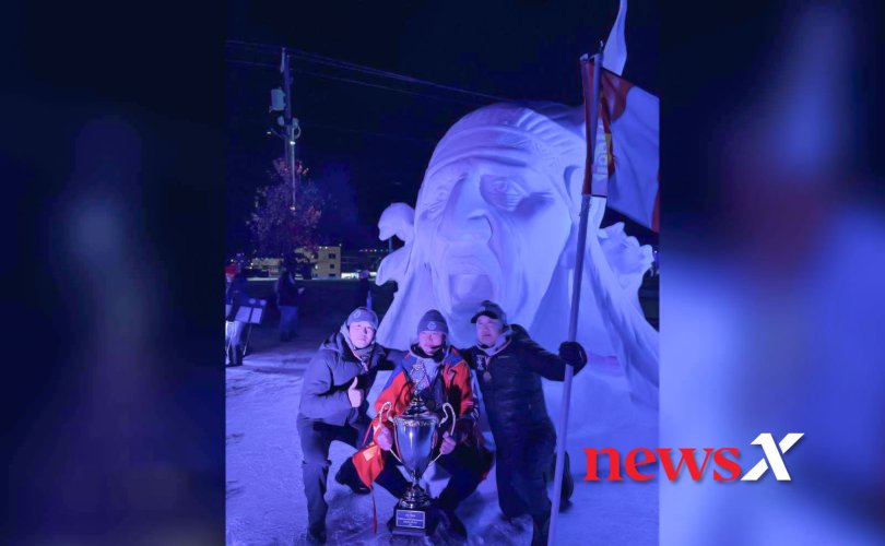 Монгол сийлбэрчид цасан баримлын ДАШТ-д түрүүлжээ