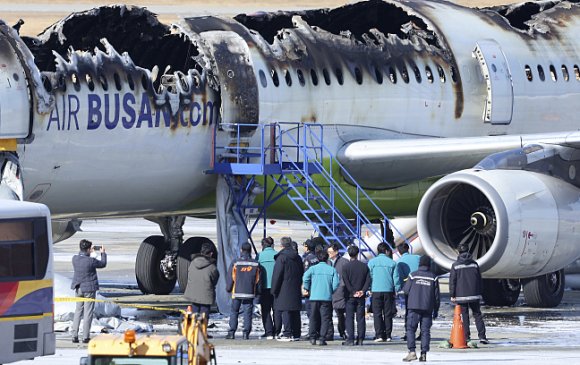 Air Busan: Повер банкыг бүхээг доторх тээшийн саванд хадгалахгүй