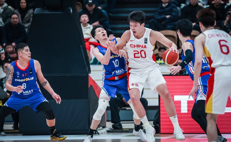 Хятадын залуу авьяастан Ян Хансен NBA-ийн драфтад нэрээ өглөө
