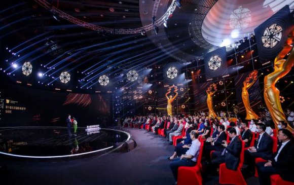 Дэлгэцийн уран бүтээл үүсч хөгжсөний 130 жилийн ойг ёслол төгөлдөр тэмдэглэж байна
