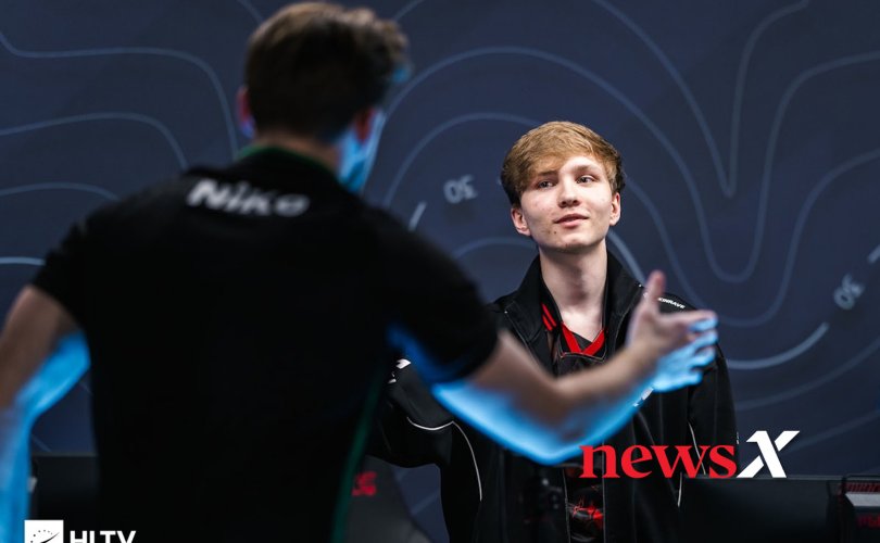 "mONESY" бүтэн багийн үнээр "PGL Бухарест"-н аварга "Falcons"-д очлоо