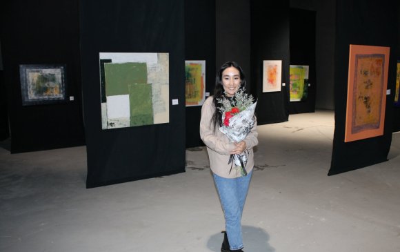 Зураач Ц.Солонго “TERRAIN” уран бүтээлийн үзэсгэлэнгээ дэлгэлээ