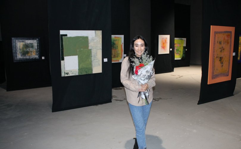 Зураач Ц.Солонго “TERRAIN” уран бүтээлийн үзэсгэлэнгээ дэлгэлээ