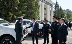"Ниссан навара" загварын 20 автомашин гардуулжээ