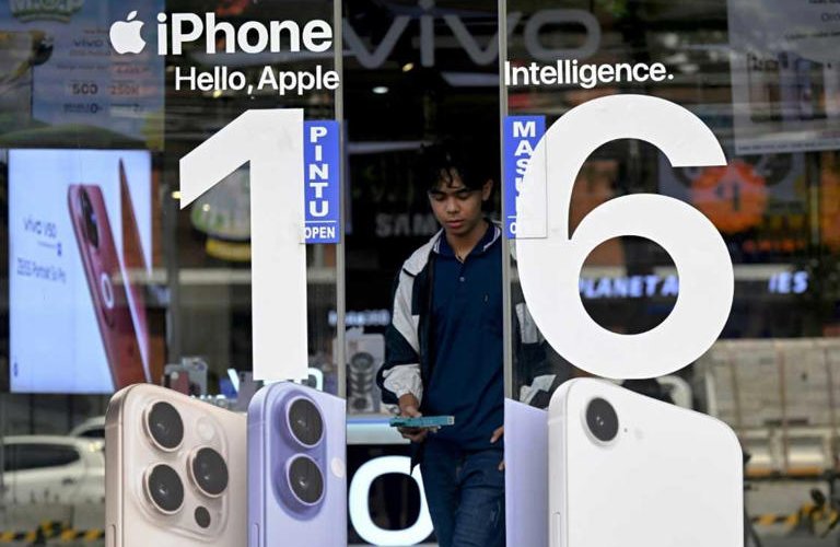 "Apple" компани 900 сая долларын татвар төлж магадгүй