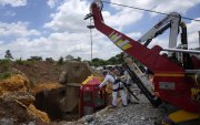 Өмнөд Африкт 289 уурхайчин газрын гүнд гацжээ