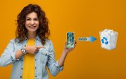 Apple-ийн Эдди Кью: Одоогоос 10 жилийн дараа iPhone үгүй болно