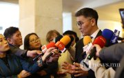 "Засгаа авч үлдэхийн тулд 2 триллион төгрөг гишүүдэд тарааж байна"