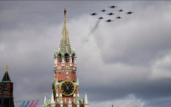 Ялалтын баярын өмнө тулаан ширүүсэв