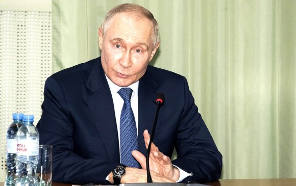 Курск мужид Путины айлчлалтай зэрэгцэн дрон харважээ