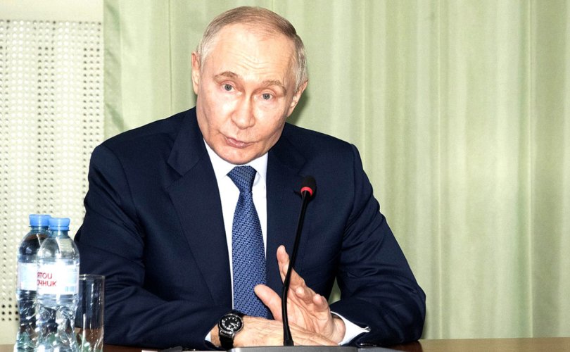 Курск мужид Путины айлчлалтай зэрэгцэн дрон харважээ
