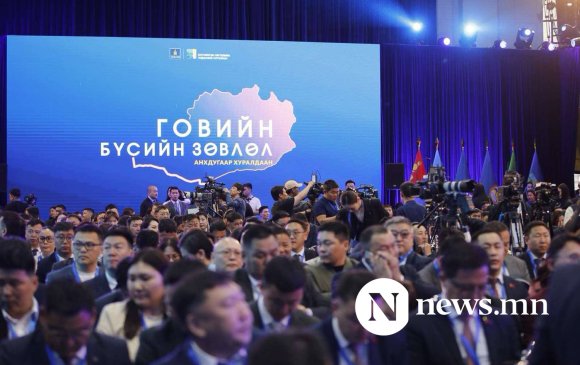 Фото: Дорноговь аймагт говийн бүсийнхэн чуулж байна