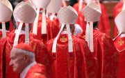 133 кардинал шинэ папын төлөө саналаа өгч эхэллээ