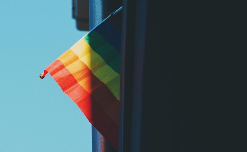 Оросын шүүх "Apple"-д торгууль ногдуулав