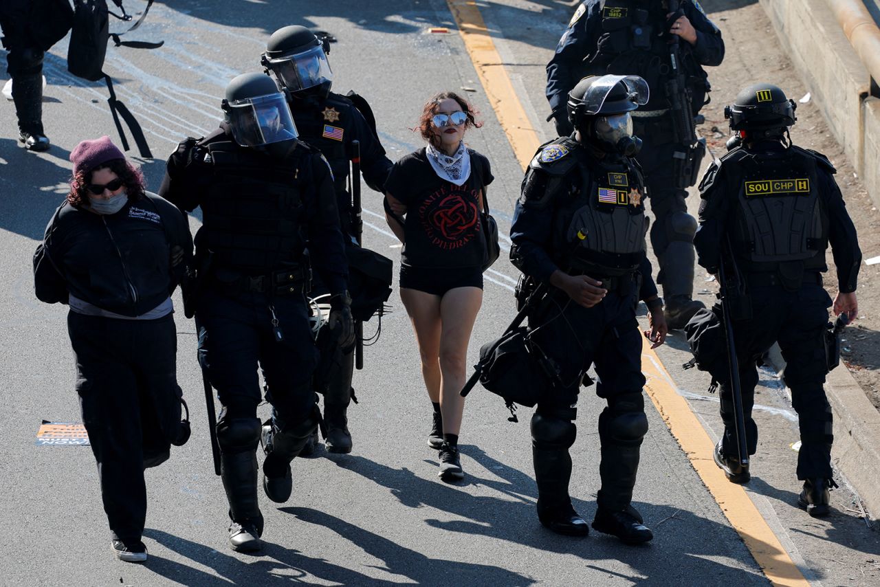 2025-06-09t015016z-63424396-rc2nyeaijuxu-rtrmadp-3-usa-migration-protest-los-angeles
