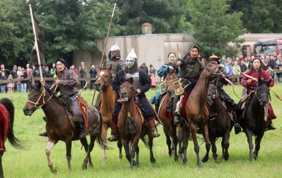 Морьт харвааны Дэлхийн аваргыг "Нүүдэлчин" фестивальтай хамт зохион байгуулна
