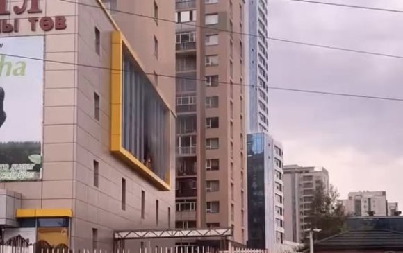 Оргил худалдааны төвд гарсан галыг унтраажээ