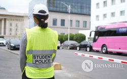 Сурвалжлага: Залуус гадаад хэлээ сайжруулж, иргэдэд тусалж байна