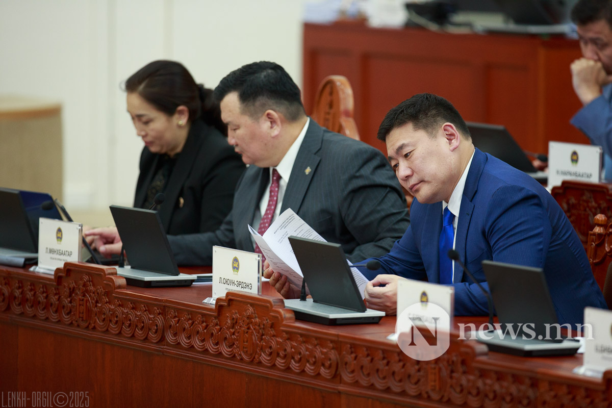 Zandanshatariig yrunhii saidaar tomilov (12+ of 23)