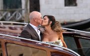 Фото: Безос хуримаа хийнэ л гэсэн бол хийнэ