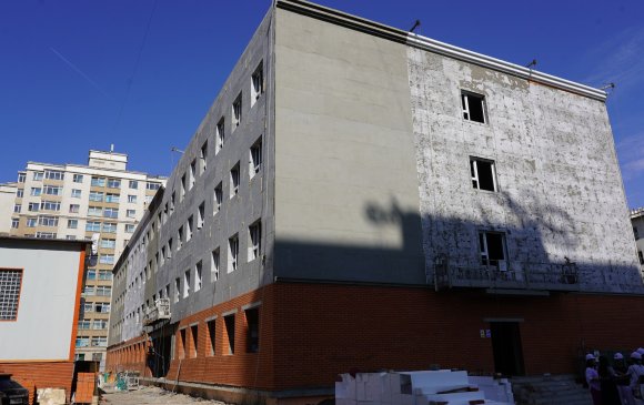 Нийслэлийн 15 дугаар сургуулийн өргөтгөлийн ажил 75 хувьтай үргэлжилж байна