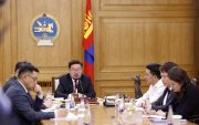Улсын эдийн засагт дэмжлэг үзүүлж, хөрөнгө оруулалт татаж, санаачилгатай ажиллахыг Элчин сайд нарт үүрэг болголоо