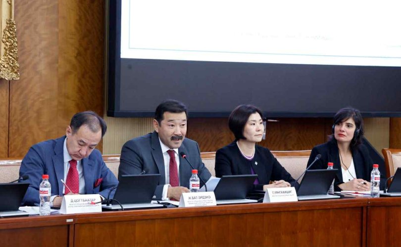Жендэрийн мэдрэмжтэй төсөвлөлт хэрэгжүүлэхэд парламент манлайлал үзүүлнэ