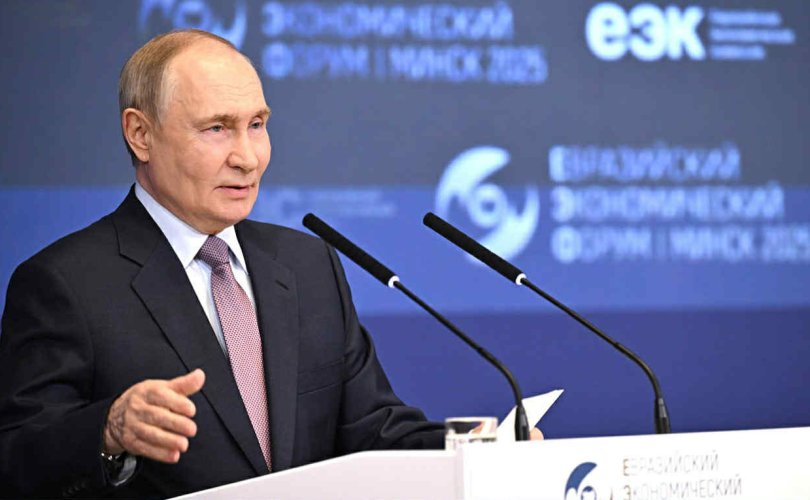 Путин Оросын царцсан хөрөнгийг ашиглахыг зөвшөөрөв