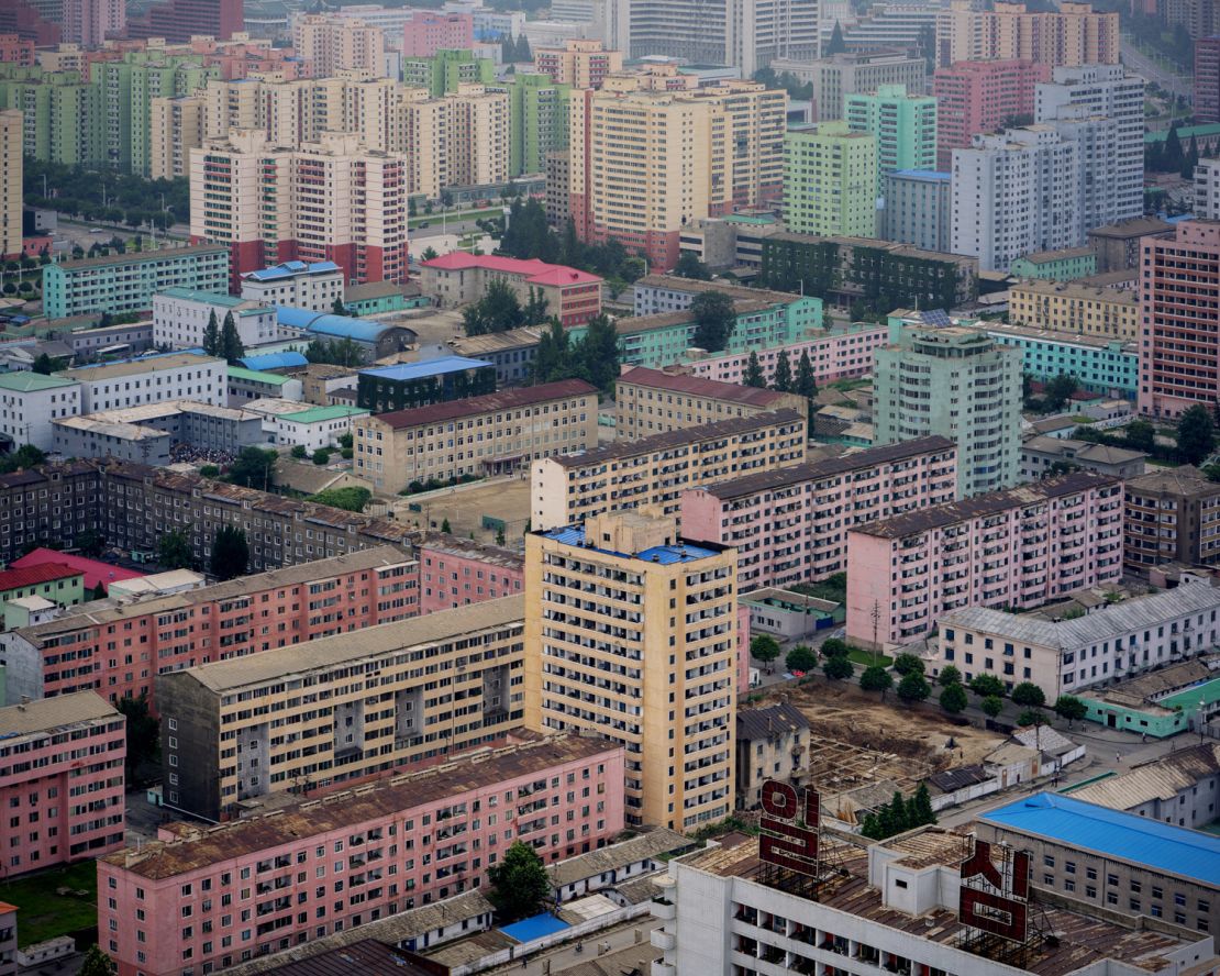 160809092440-pyongyang14