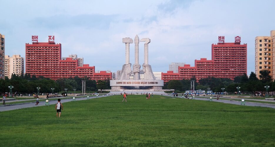 Monument-to-the-Party-Foundation-935x500