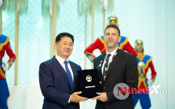 Монголын 3х3 сагсыг өөрчилсөн, Көрригөөс илүү шидсэн Стив Сир гэж хэн бэ?